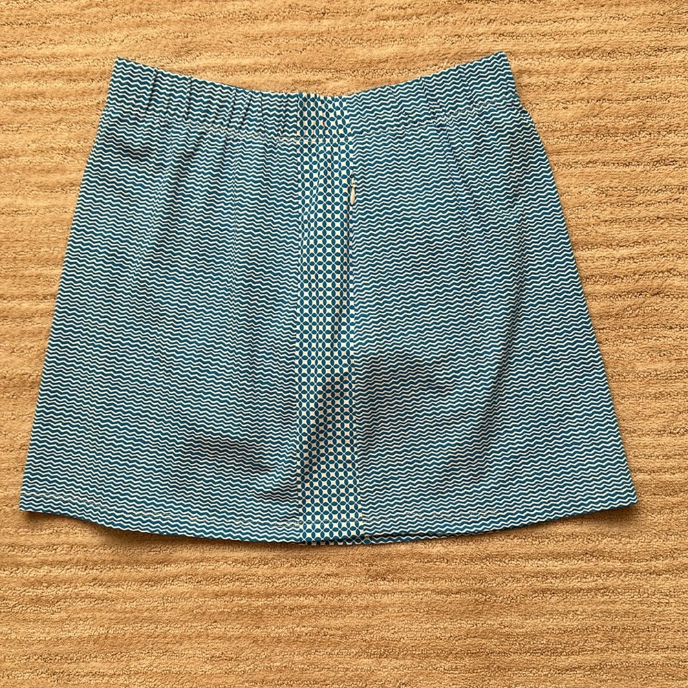 J. McLaughlin Athletic Skort | Skirt Blue Wave Pattern, Size Medium - Picture 4 of 14